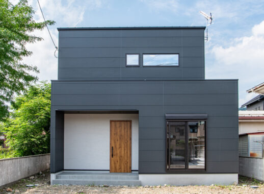 素材の質感を楽しむ　平屋風ナチュラルモダンなおうち