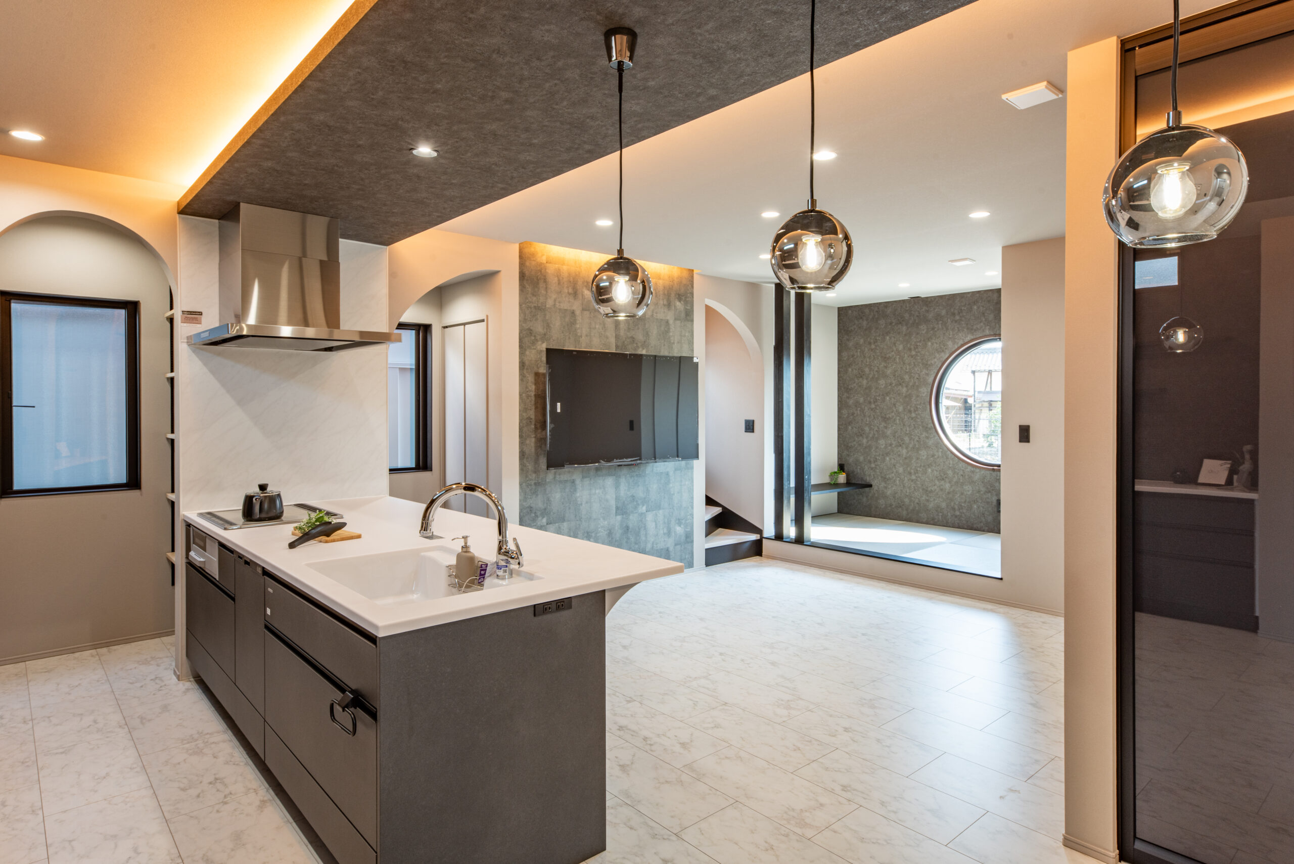 機能美と曲線が暮らしを彩る家 - House Design D.sumi