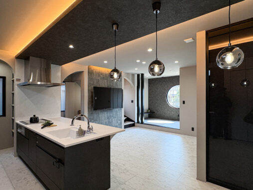 【ルームツアー｜４２】機能美と曲線が暮らしを彩る家