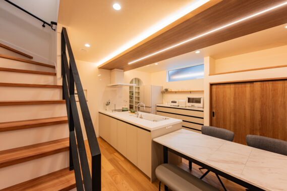 【ルームツアー｜50】アイアンが映える 白×木のコントラストが美しい住まい