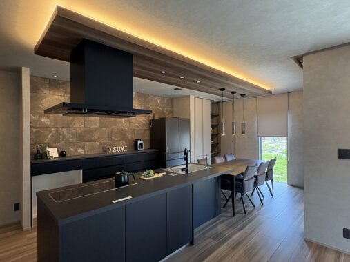 玄関から水回りに繋がる。２WAY動線で叶える快適な暮らし