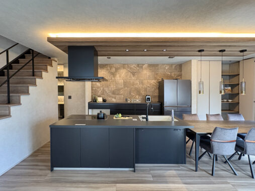 玄関から水回りに繋がる。２WAY動線で叶える快適な暮らし