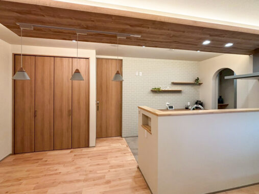 キッチンは「特等席」。家族の笑顔をパノラマで楽しめる家